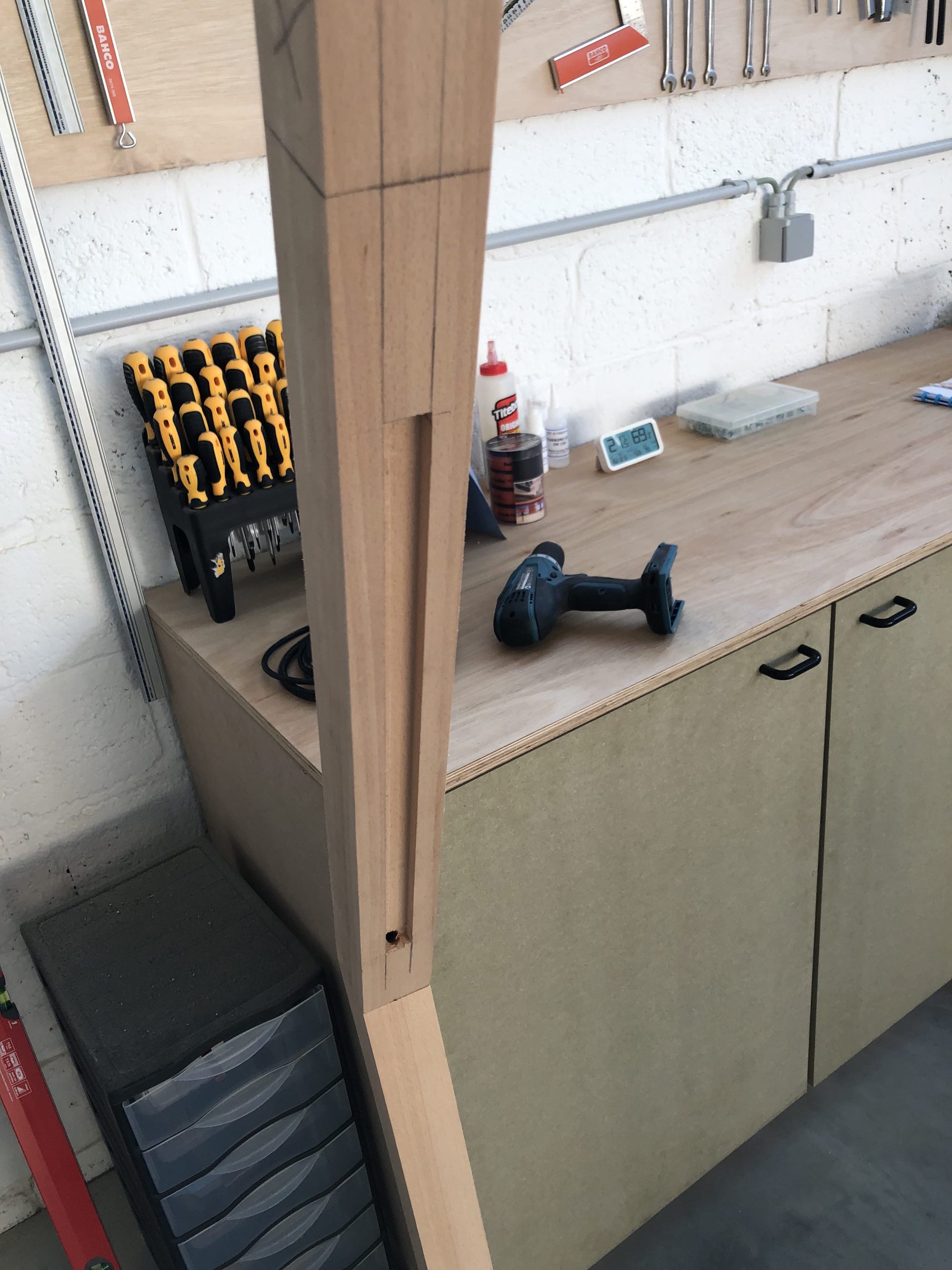 Staande lamp - Handgemaakt in massief beuk met LED