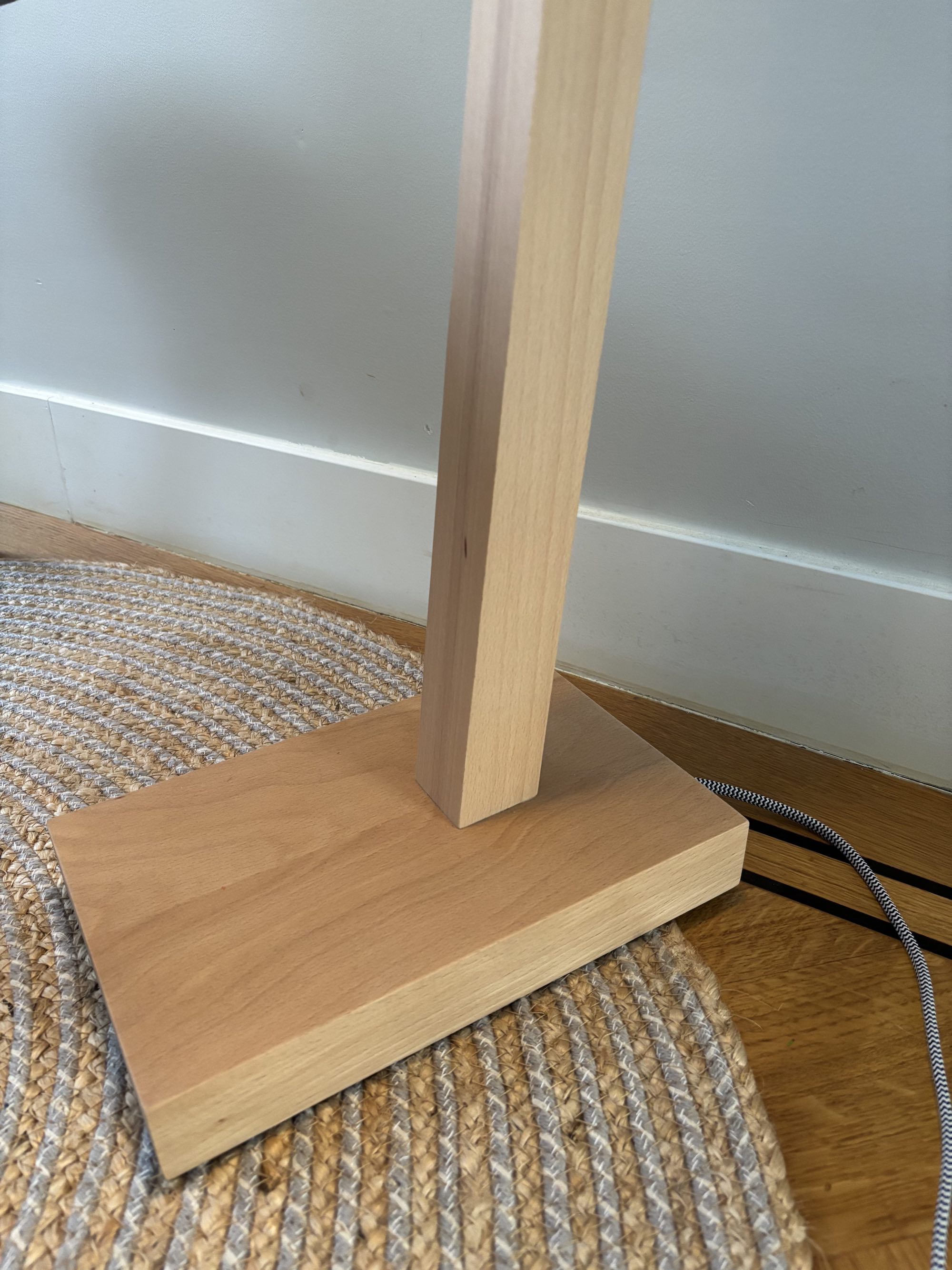 Staande lamp - Handgemaakt in massief beuk met LED